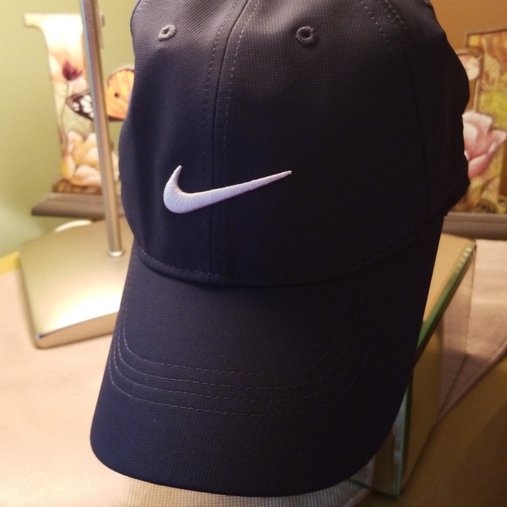 Athletic hat